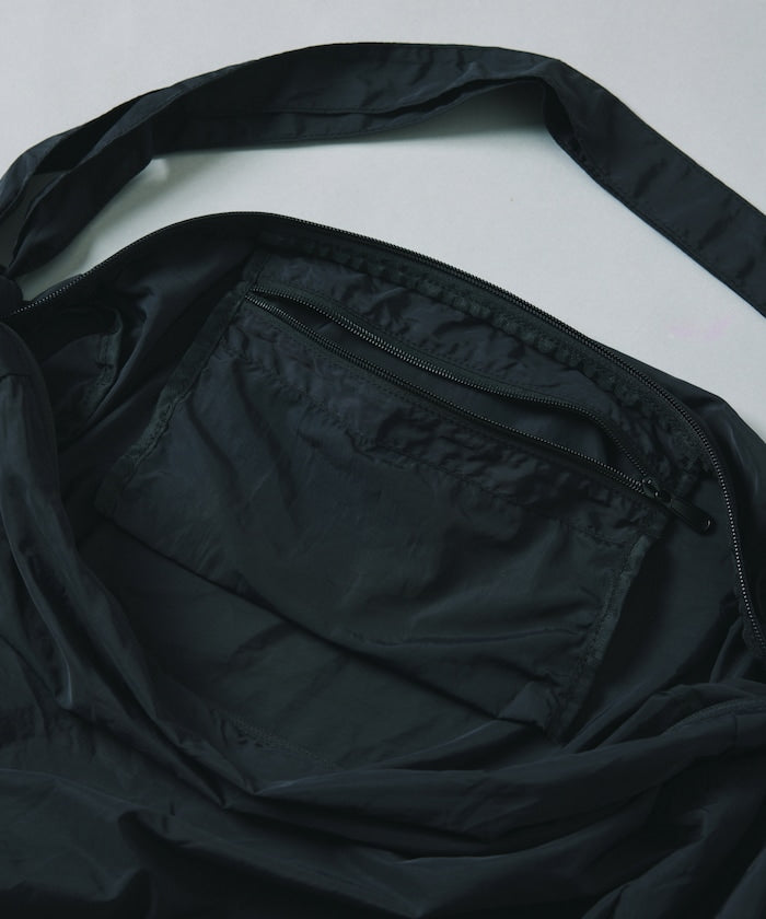 POLeR PACKABLE SHOULDER BAG 獨家設計可折疊收納肩背包