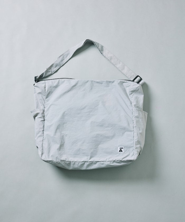 POLeR PACKABLE SHOULDER BAG 獨家設計可折疊收納肩背包