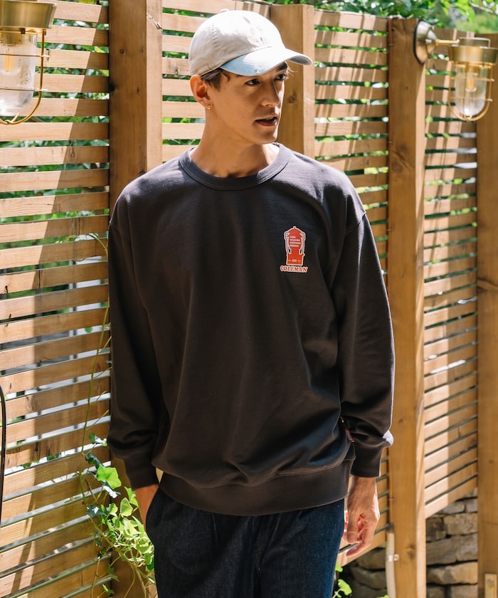 Coleman 獨家設計戶外裝備主題圓領大學T