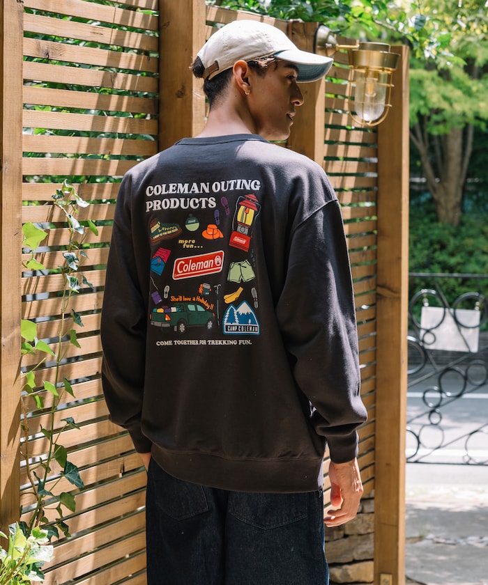 Coleman 獨家設計戶外裝備主題圓領大學T