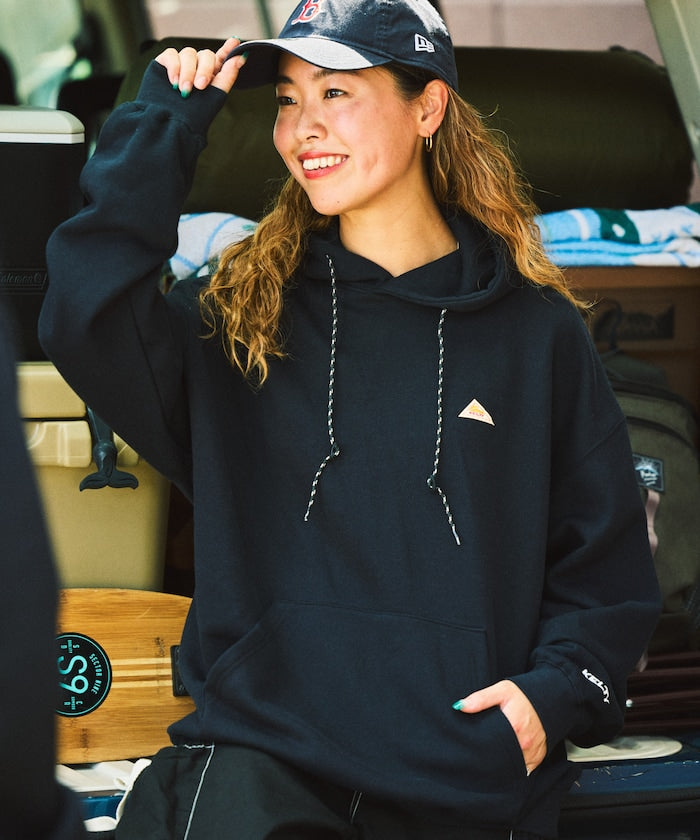 KELTY×FREAK'S STORE 限量復古Logo刺繡連帽大學T 2025秋冬款