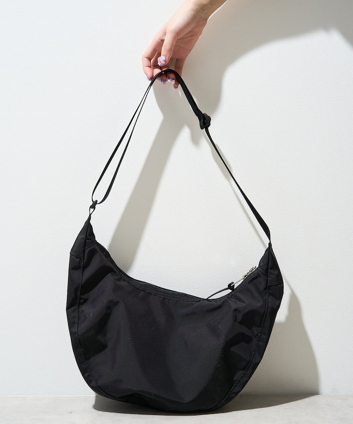 GREGORY LAUGHING L 皮革LOGO 斜背包【預約商品 | 2025/11上旬出貨】