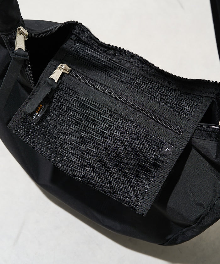 GREGORY LAUGHING L 皮革LOGO 斜背包【預約商品 | 2025/11上旬出貨】