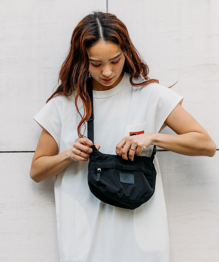 GREGORY TEENY SATCHEL 皮革標迷你斜背包