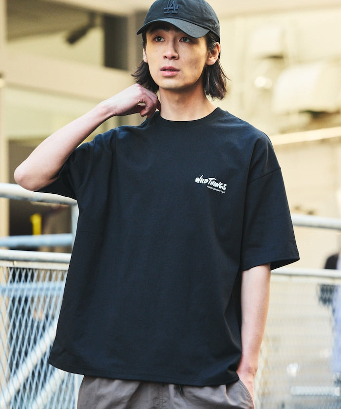 WILD THINGS × FREAK'S STORE 寬版LOGO圓領短袖T恤上衣