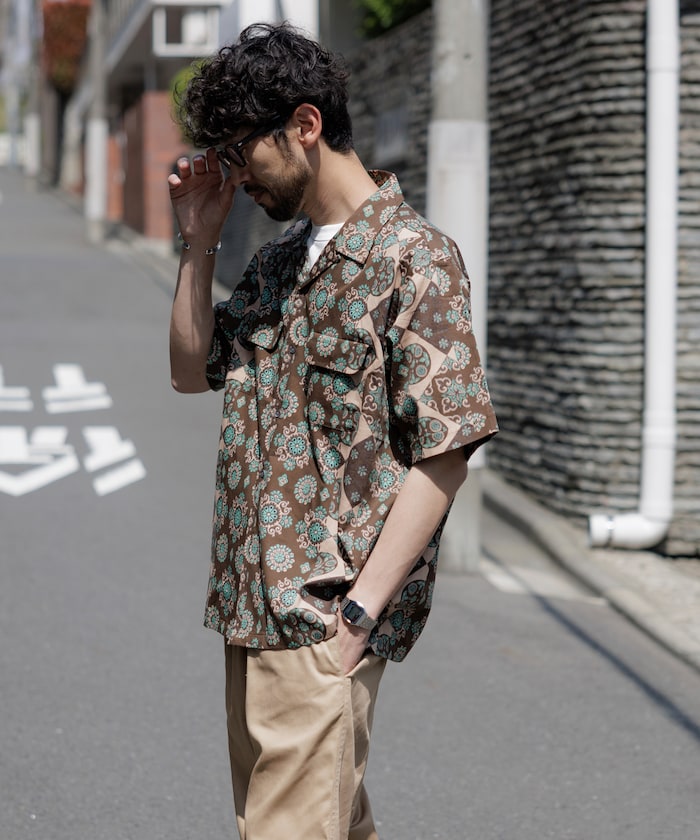 FREAK'S STORE Relaxed fit Batik print open collar shirt/ Small pattern 印花短袖襯衫