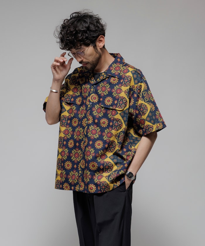 FREAK'S STORE Relaxed fit Batik print open collar shirt/ Small pattern 印花短袖襯衫