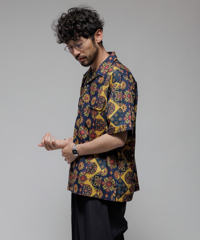 FREAK'S STORE Relaxed fit Batik print open collar shirt/ Small pattern 印花短袖襯衫