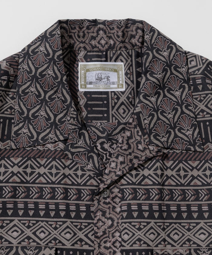 FREAK'S STORE Relaxed Fit Batik Print Open Collar Shirt/African Pattern 印花短袖襯衫