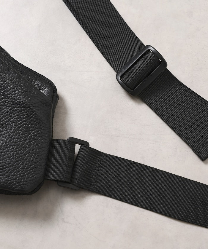 Firsthand Water-repellent leather New one-shoulder bag 斜肩包