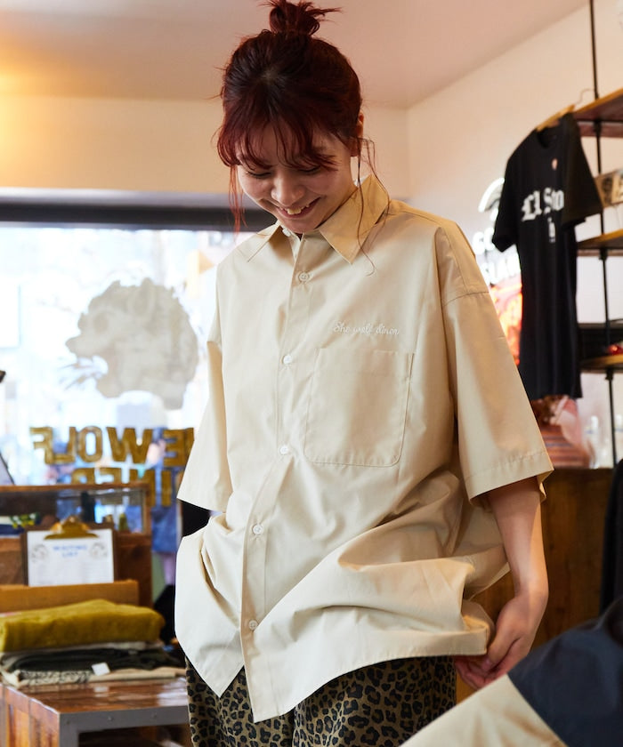 FREAK'S STORE x SHE WOLF DINER Big Silhouette Design Embroidered S/S Shirt 刺繡短袖襯衫