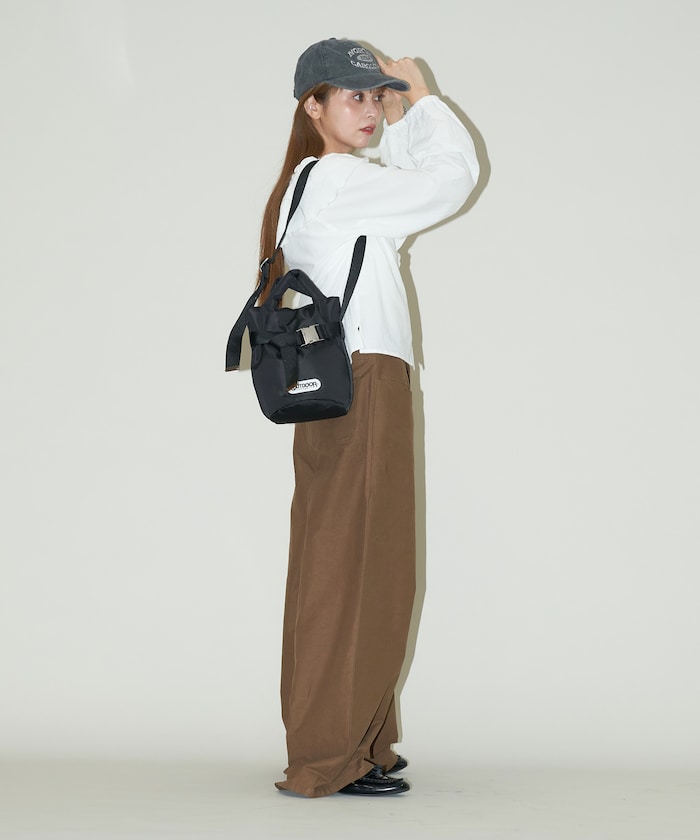 OUTDOOR PRODUCTS x PUBLUX 限定 背帶造型絎縫手提包 XS