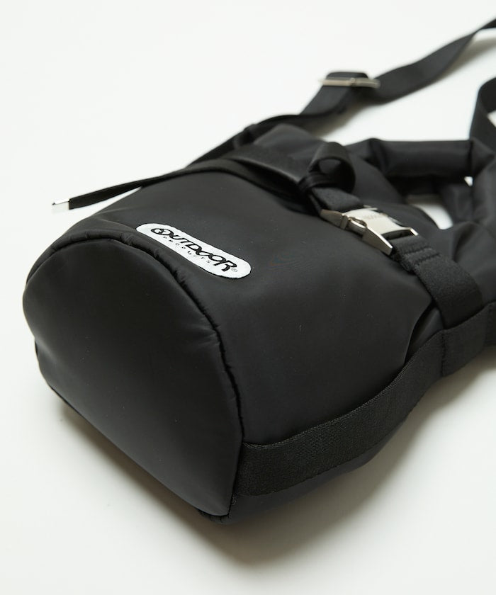 OUTDOOR PRODUCTS x PUBLUX 限定 背帶造型絎縫手提包 XS