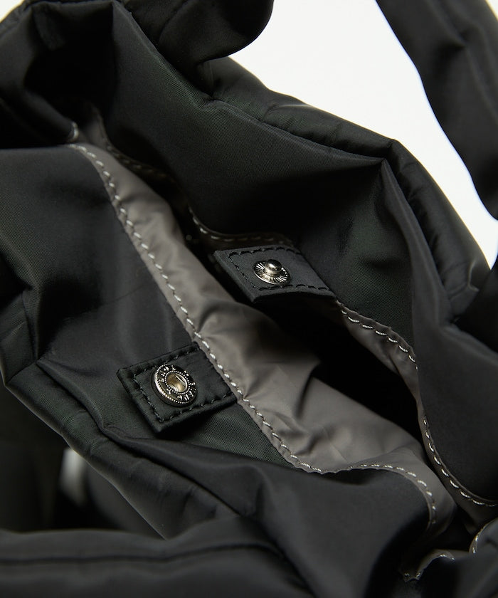 OUTDOOR PRODUCTS x PUBLUX 限定 背帶造型絎縫手提包 XS