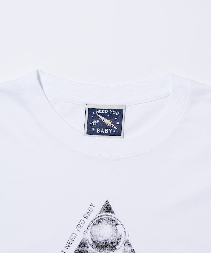 I Need You Baby アイニーヂューベイべー PARALLEL WORLD ODYSSEY Triangle Logo TEE 印花短袖T恤