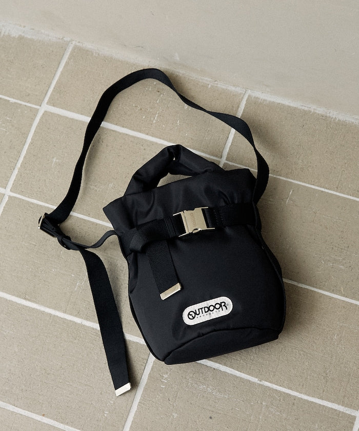 OUTDOOR PRODUCTS x PUBLUX 限定 背帶造型絎縫手提包 XS