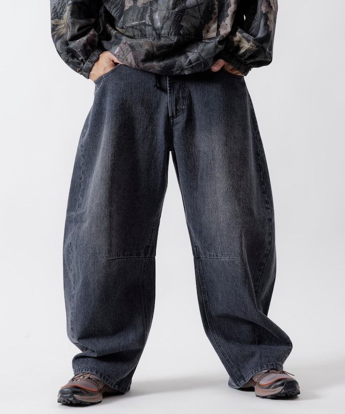 FREAK'S STORE Wide silhouette curved Denim pants 寬鬆繭型牛仔褲【預約商品 | 2025/11下旬出貨】