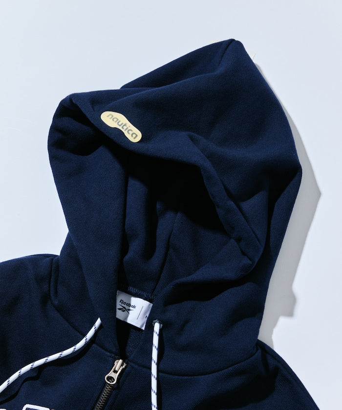 Reebok × NAUTICA 限定 聯名LOGO短版拉鍊連帽外套【預約商品 | 2025/10下旬出貨】
