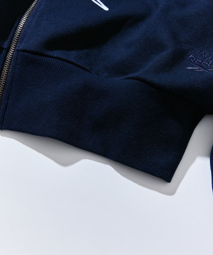 Reebok × NAUTICA 限定 聯名LOGO短版拉鍊連帽外套【預約商品 | 2025/10下旬出貨】