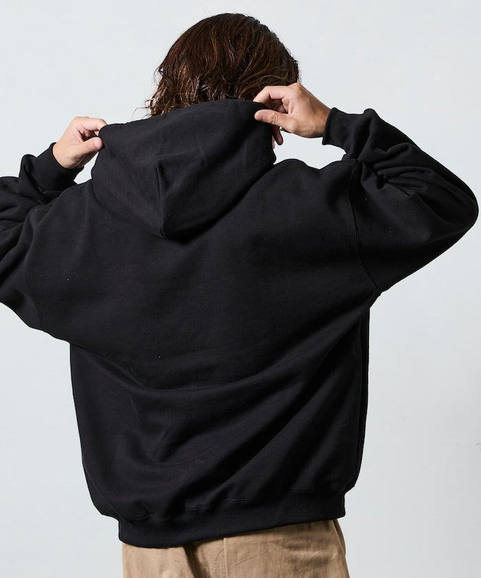 THOUSAND MILE X FREAK'S STORE 限定寬版刺繡連帽上衣