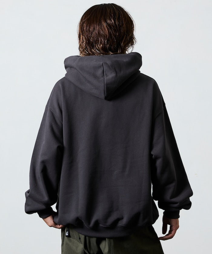 THOUSAND MILE X FREAK'S STORE 限定寬版刺繡連帽上衣