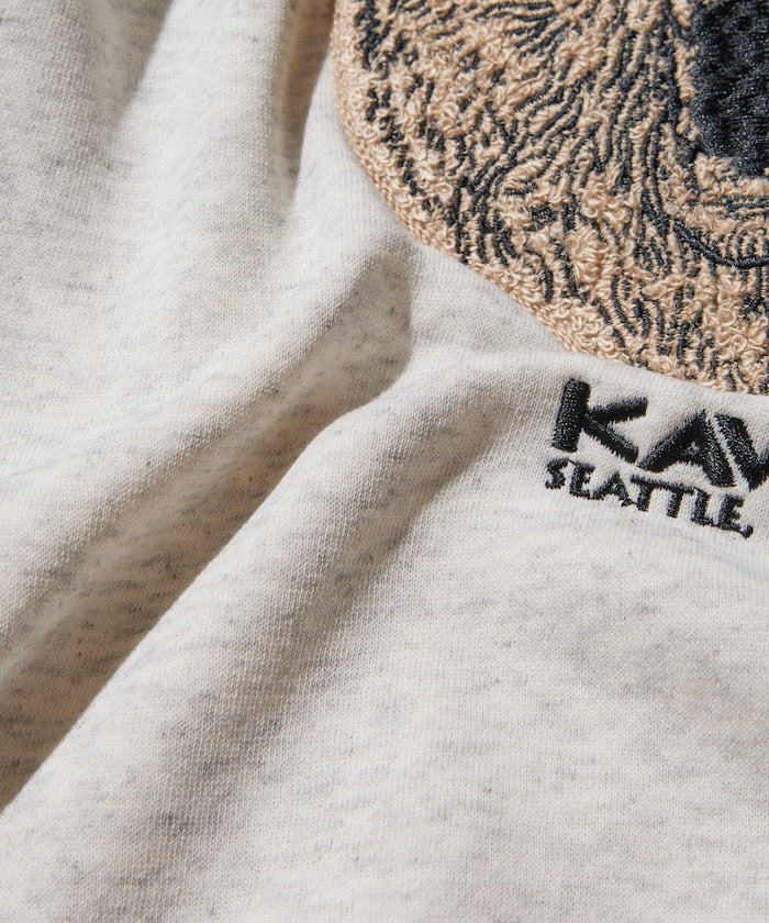 KAVU × FREAK'S STORE 聯名限定款 熊臉刺繡圓領大學T