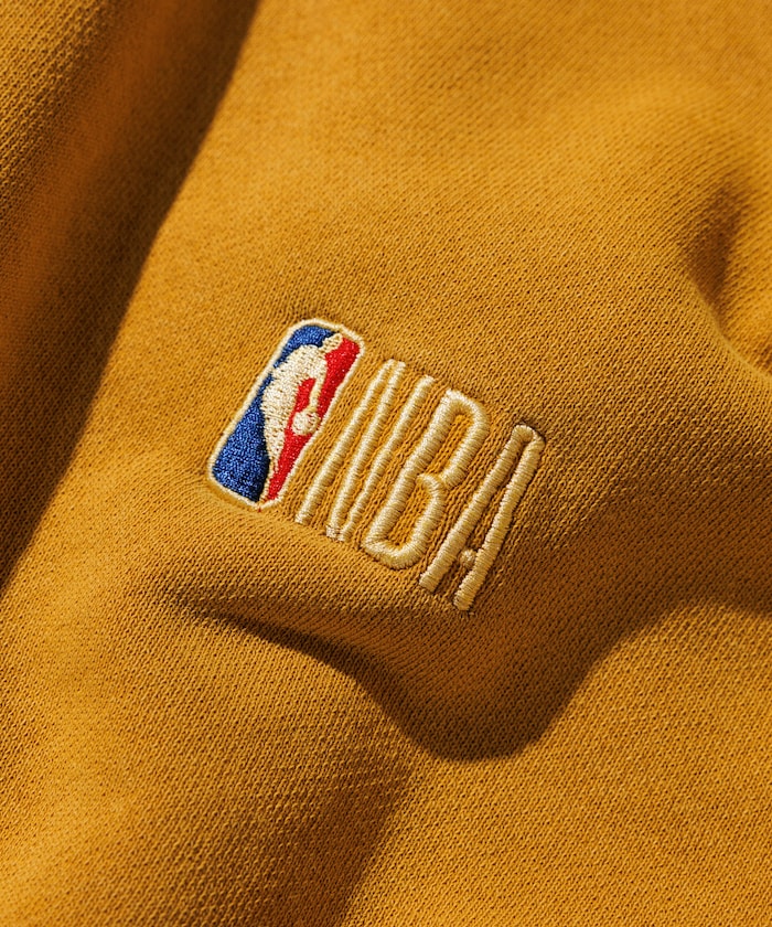 FREAK'S STORE NBA Special Order Random Team Back Logo Print Sweatshirt 隨機球隊標誌大學T