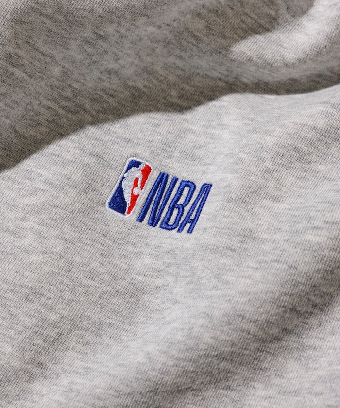 FREAK'S STORE NBA Special Order Random Team Back Logo Print Sweatshirt 隨機球隊標誌大學T
