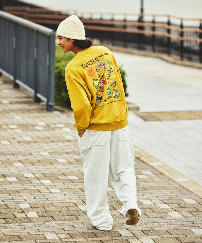 FREAK'S STORE NBA Special Order Random Team Back Logo Print Sweatshirt 隨機球隊標誌大學T