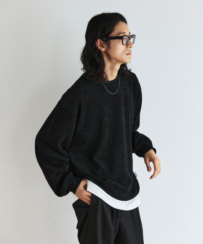 Firsthand Relaxed Fit Spindle Cutout Tops 寬版圓領大學T