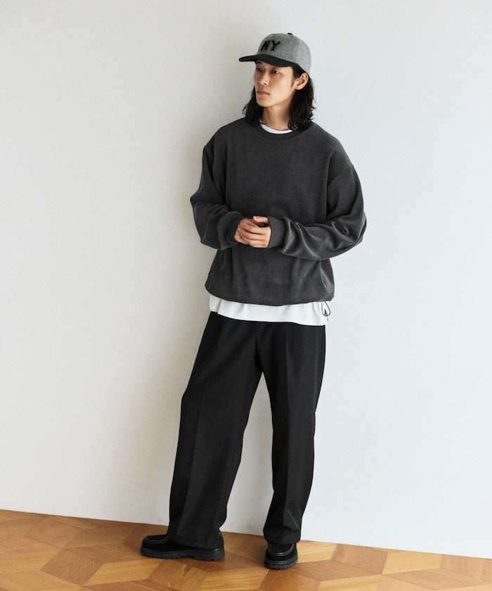 Firsthand Relaxed Fit Spindle Cutout Tops 寬版圓領大學T