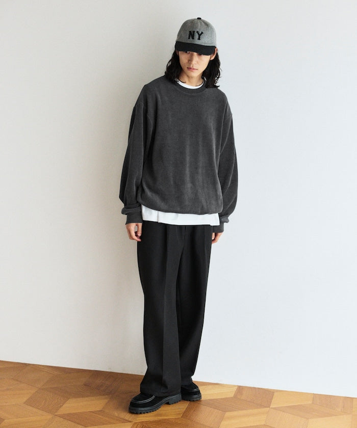 Firsthand Relaxed Fit Spindle Cutout Tops 寬版圓領大學T