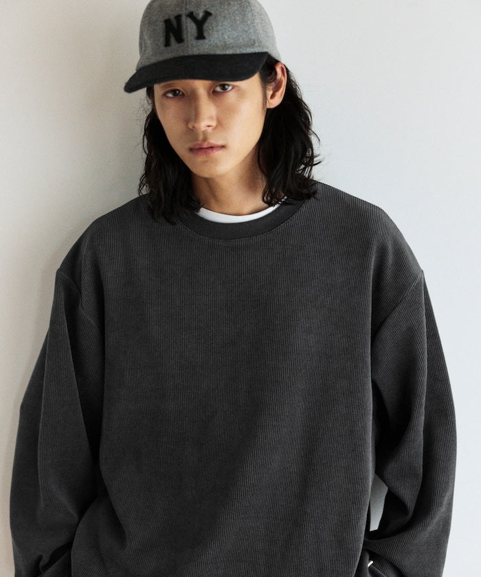 Firsthand Relaxed Fit Spindle Cutout Tops 寬版圓領大學T