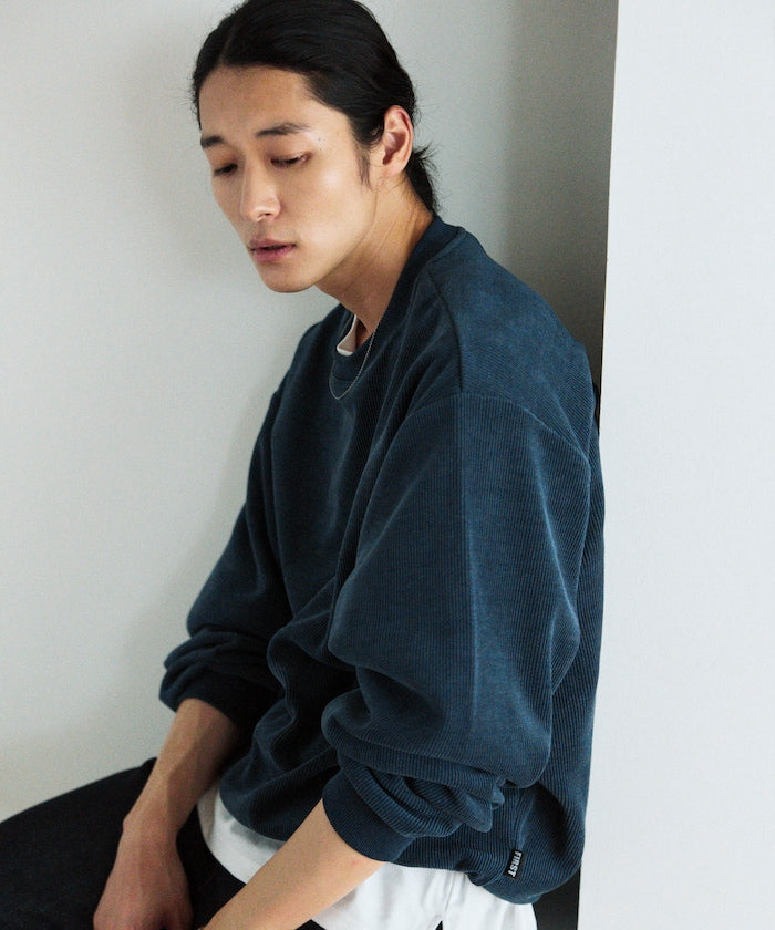 Firsthand Relaxed Fit Spindle Cutout Tops 寬版圓領大學T