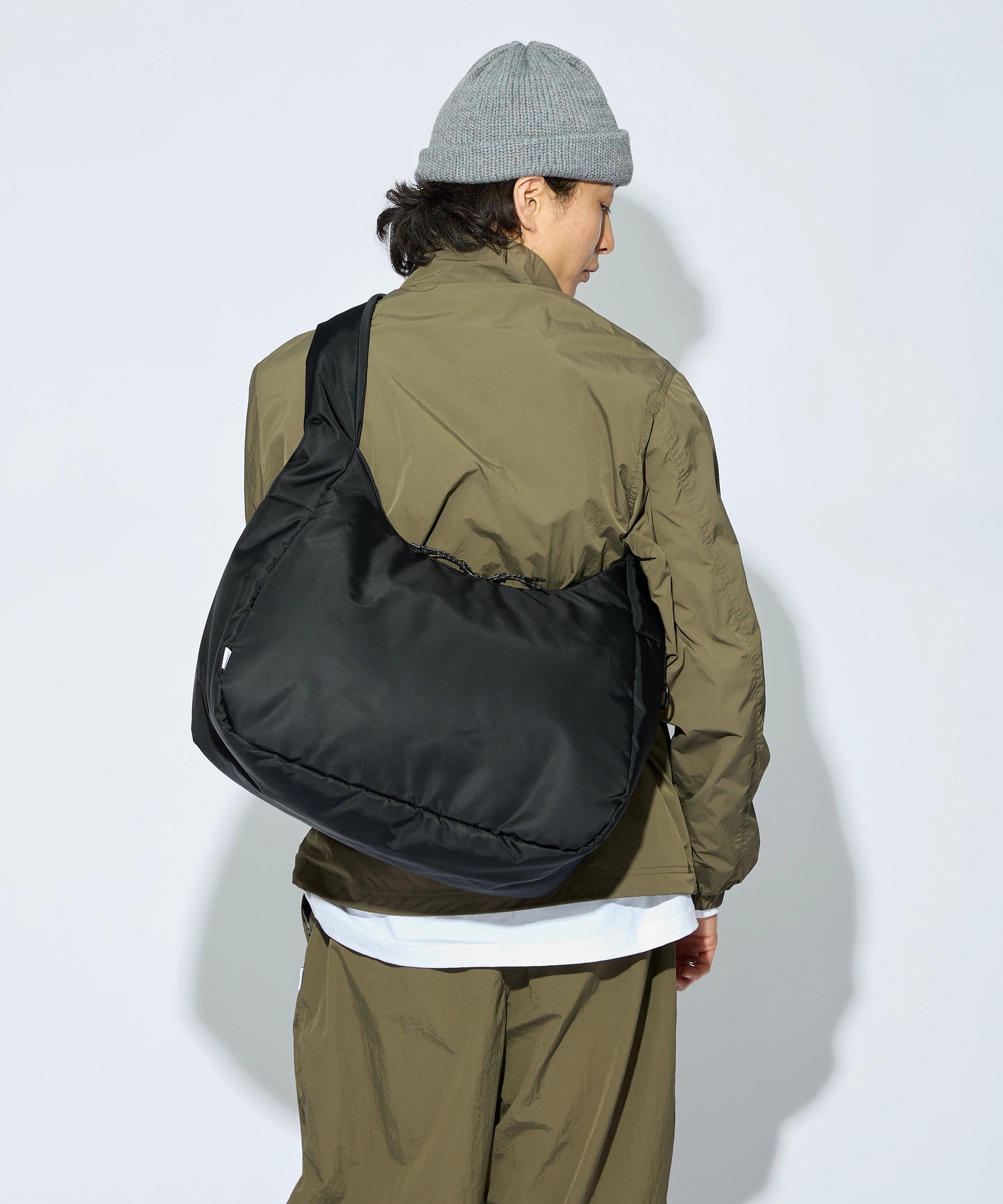 meltum SOFT SHELL MESSENGER BAG 軟殼斜背郵差包