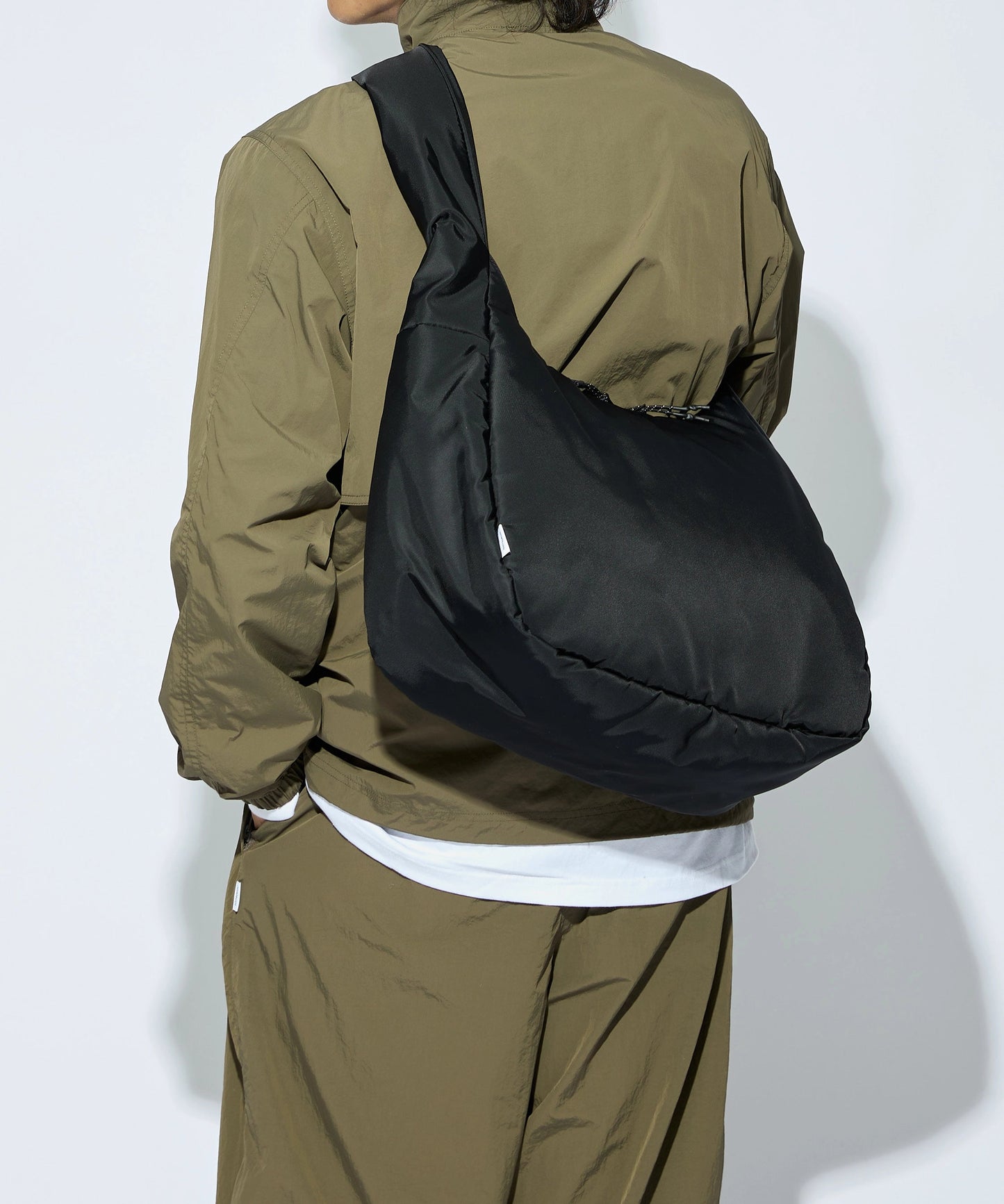 meltum SOFT SHELL MESSENGER BAG 軟殼斜背郵差包
