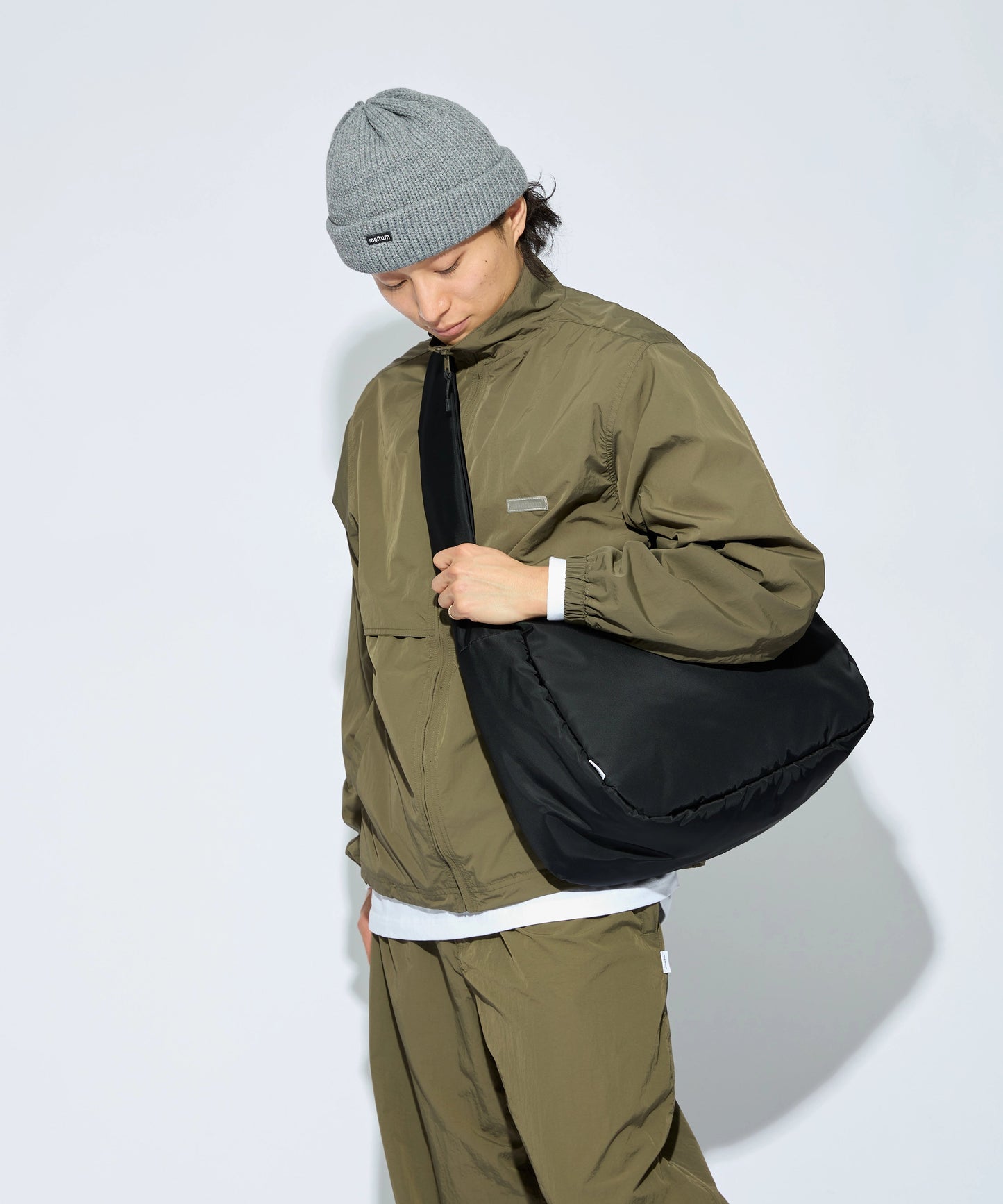 meltum SOFT SHELL MESSENGER BAG 軟殼斜背郵差包