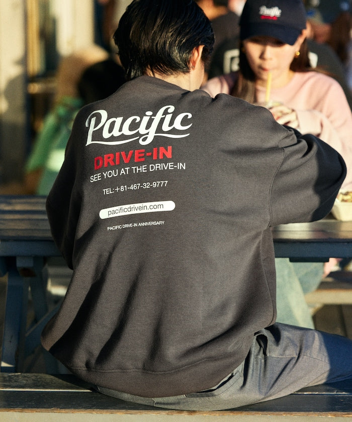 Pacific DRIVE-IN × FREAK'S STORE 限定款 寬版圓領大學