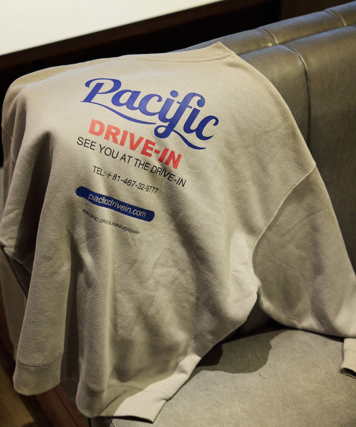 Pacific DRIVE-IN × FREAK'S STORE 限定款 寬版圓領大學