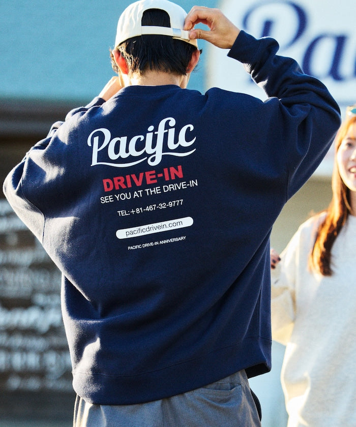 Pacific DRIVE-IN × FREAK'S STORE 限定款 寬版圓領大學