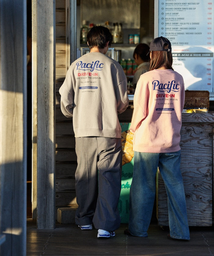 Pacific DRIVE-IN × FREAK'S STORE 限定款 寬版圓領大學