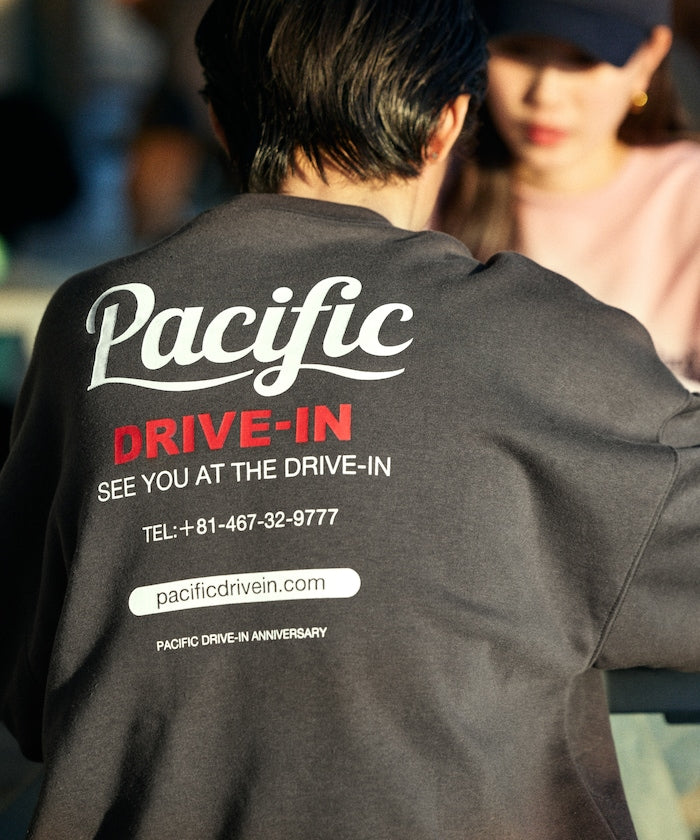 Pacific DRIVE-IN × FREAK'S STORE 限定款 寬版圓領大學