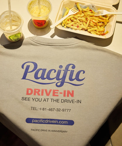 Pacific DRIVE-IN × FREAK'S STORE 限定款 寬版圓領大學