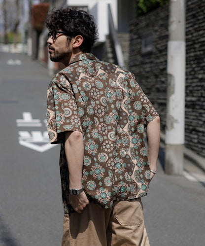 FREAK'S STORE Relaxed fit Batik print open collar shirt/ Small pattern 印花短袖襯衫