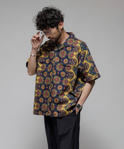 FREAK'S STORE Relaxed fit Batik print open collar shirt/ Small pattern 印花短袖襯衫