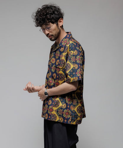 FREAK'S STORE Relaxed fit Batik print open collar shirt/ Small pattern 印花短袖襯衫