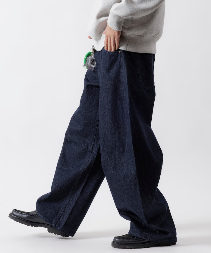 FREAK'S STORE Wide silhouette curved Denim pants 寬鬆繭型牛仔褲【預約商品 | 2025/11下旬出貨】