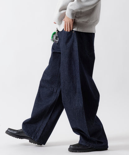 FREAK'S STORE Wide silhouette curved Denim pants 寬鬆繭型牛仔褲【預約商品 | 2025/11下旬出貨】