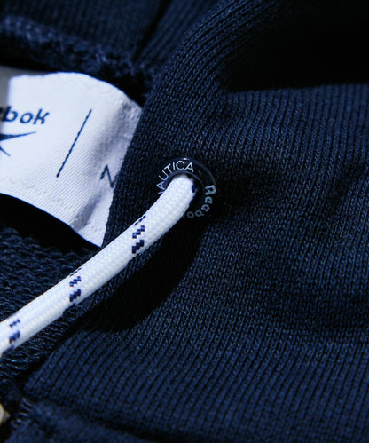 Reebok × NAUTICA 限定 聯名LOGO短版拉鍊連帽外套【預約商品 | 2025/10下旬出貨】