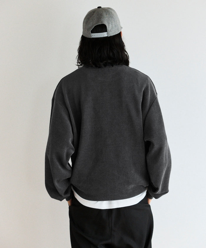 Firsthand Relaxed Fit Spindle Cutout Tops 寬版圓領大學T